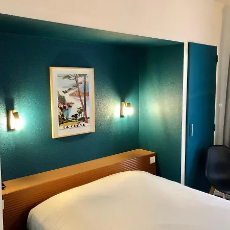 Le Progres Hotell 3*