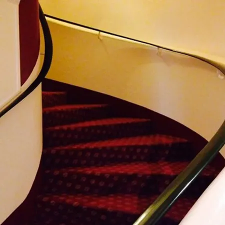 Le Progres Hotel