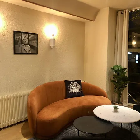 普洛古莱酒店 3* 昂热