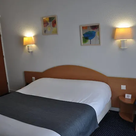 Le Progres Hotell 3*