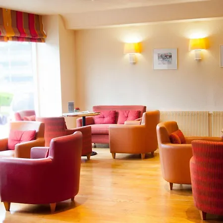 Le Progres Hotell 3*