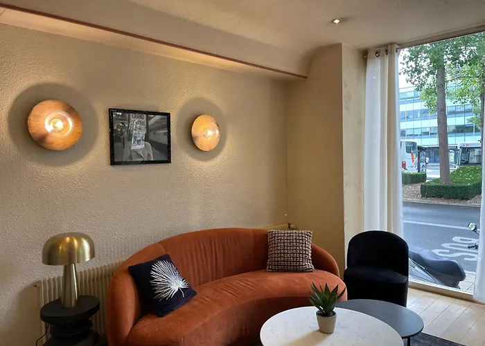 普洛古莱酒店 3* 昂热