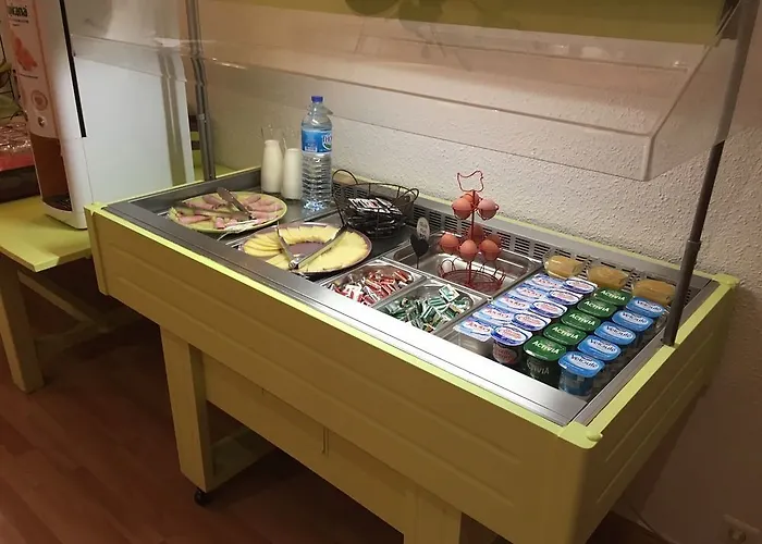 普洛古莱酒店 3* 昂热